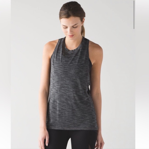Lululemon Yoga Tank size 6/8 - Picture 3 of 9